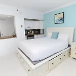 Seastays-Beachfront Apartments
